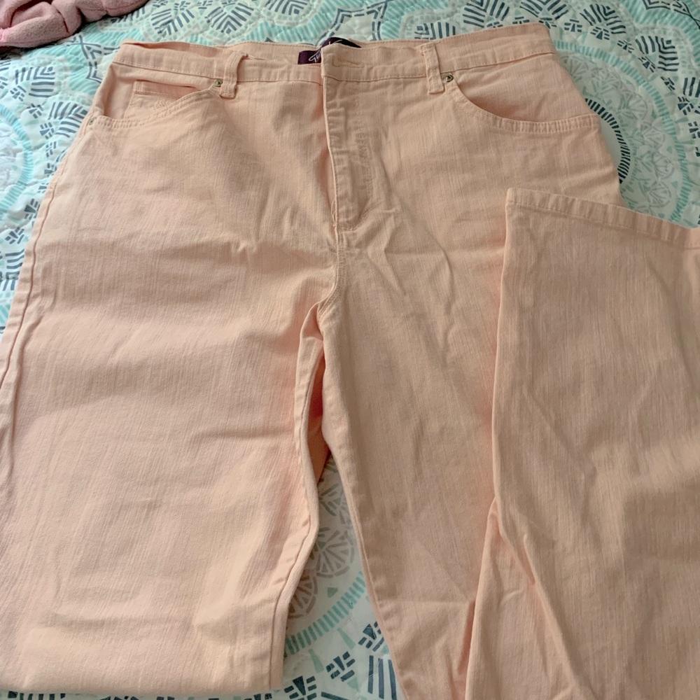 Gloria Vanderbilt “Amanda” peach colored jeans